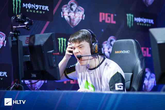 洛卡在主場 洛卡在主場