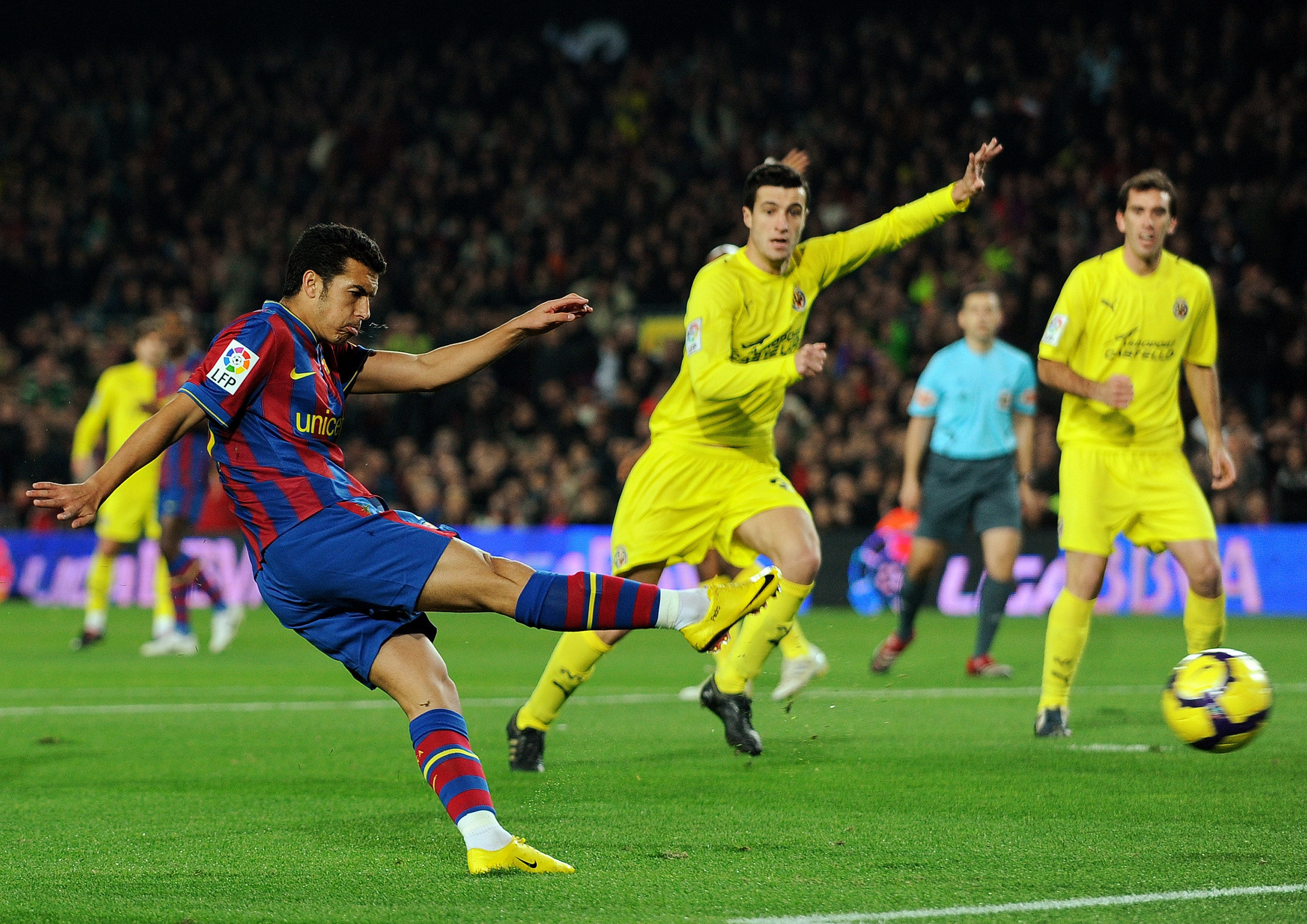 以两名中场 以两名中场